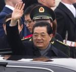 Chinese President Hu Jintao waves after an arrival ceremony, Tuesday, Jan. 18, 2011, at Andrews Air Force Base, Md. (AP Photo/Evan Vucci)
후진타오 중국 국가 주석이 2011년 1월 18일 (화요일) Md. 앤드류스 공군 기지에서 도착 행사 후 손을 흔들고 있다. (사진제공=AP통신)