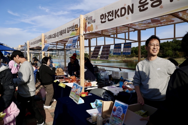 전통시장과 함께 맛있는 먹거리를 소개하는 한전KDN 상생마켓 현장 모습 [사진=한전KDN]